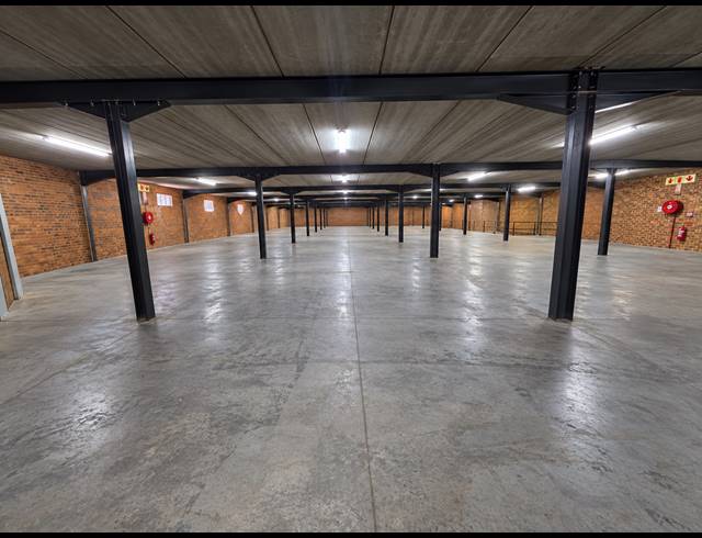 1,220M² WAREHOUSE TO LET IN ORMONDE